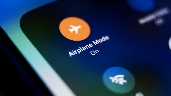 Trong nhiều trường hợp, Airplane Mode là một lựa chọn thay thế cho thao tác tắt nguồn