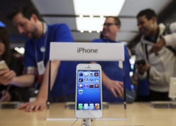 Có nên mua iPhone hàng trưng bày?